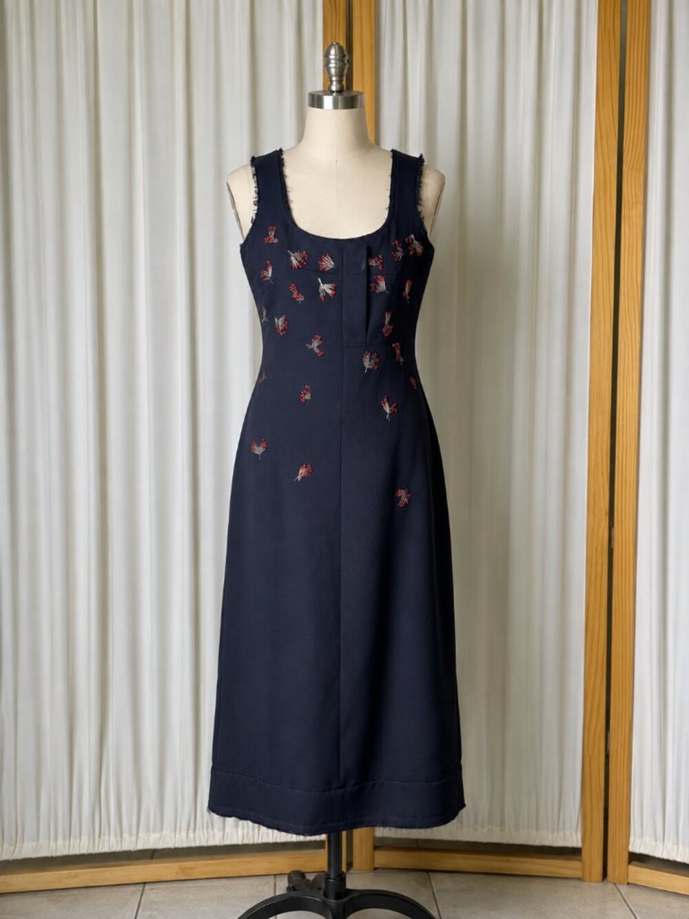 LANVIN Blue Embroidered Sleeveless Dress, Rare luxurious find, Runaway 23